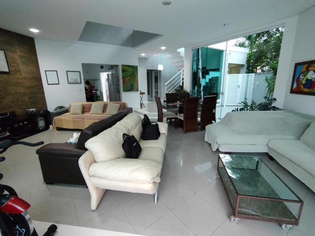 Casa Linda E Espacosa Com Piscina No 瓜鲁雅 外观 照片
