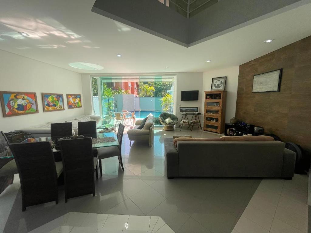 Casa Linda E Espacosa Com Piscina No 瓜鲁雅 外观 照片