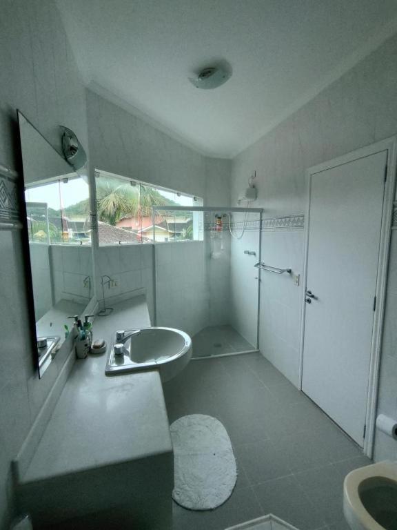 Casa Linda E Espacosa Com Piscina No 瓜鲁雅 外观 照片
